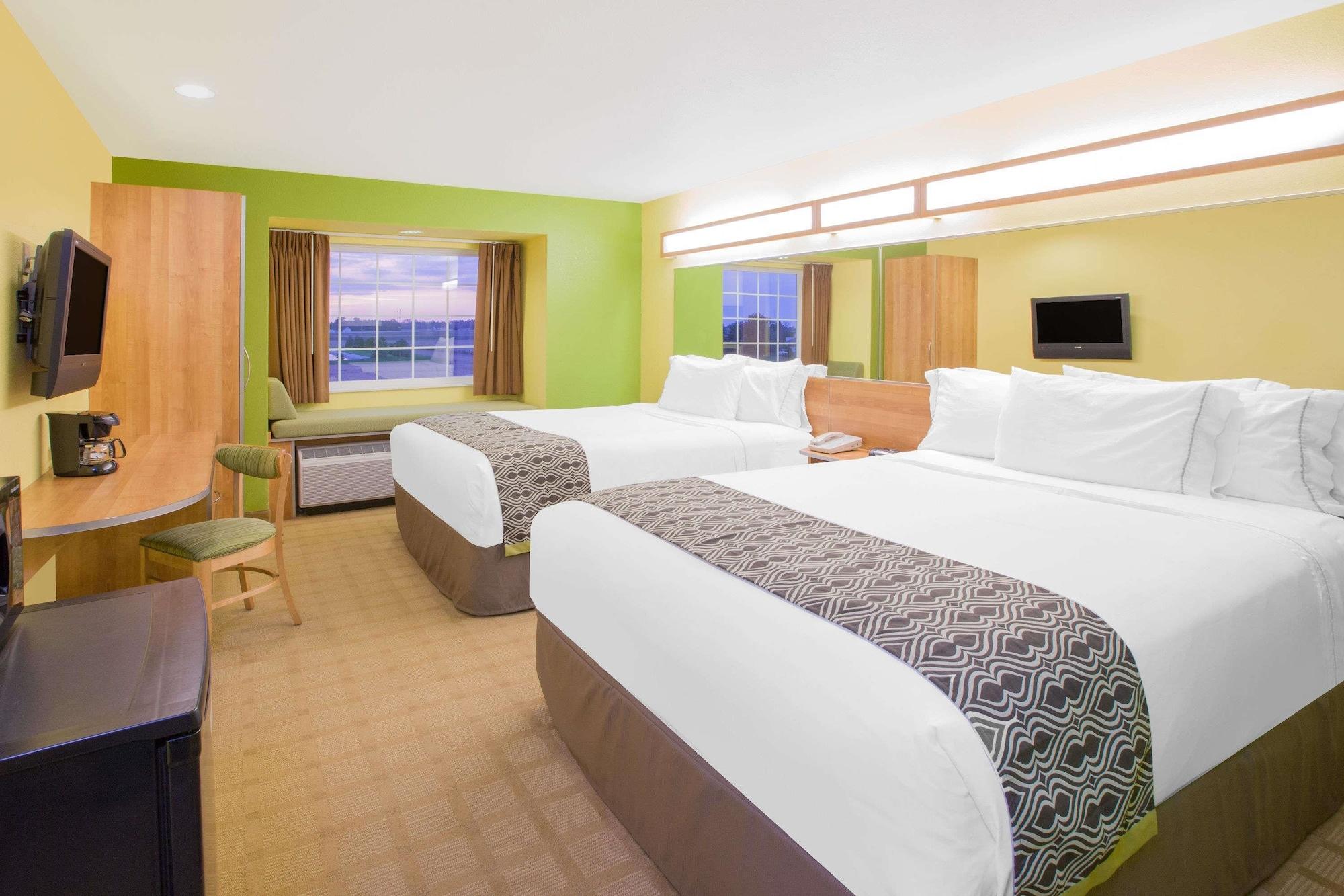 Microtel Inn & Suites By Wyndham Delphos Екстериор снимка