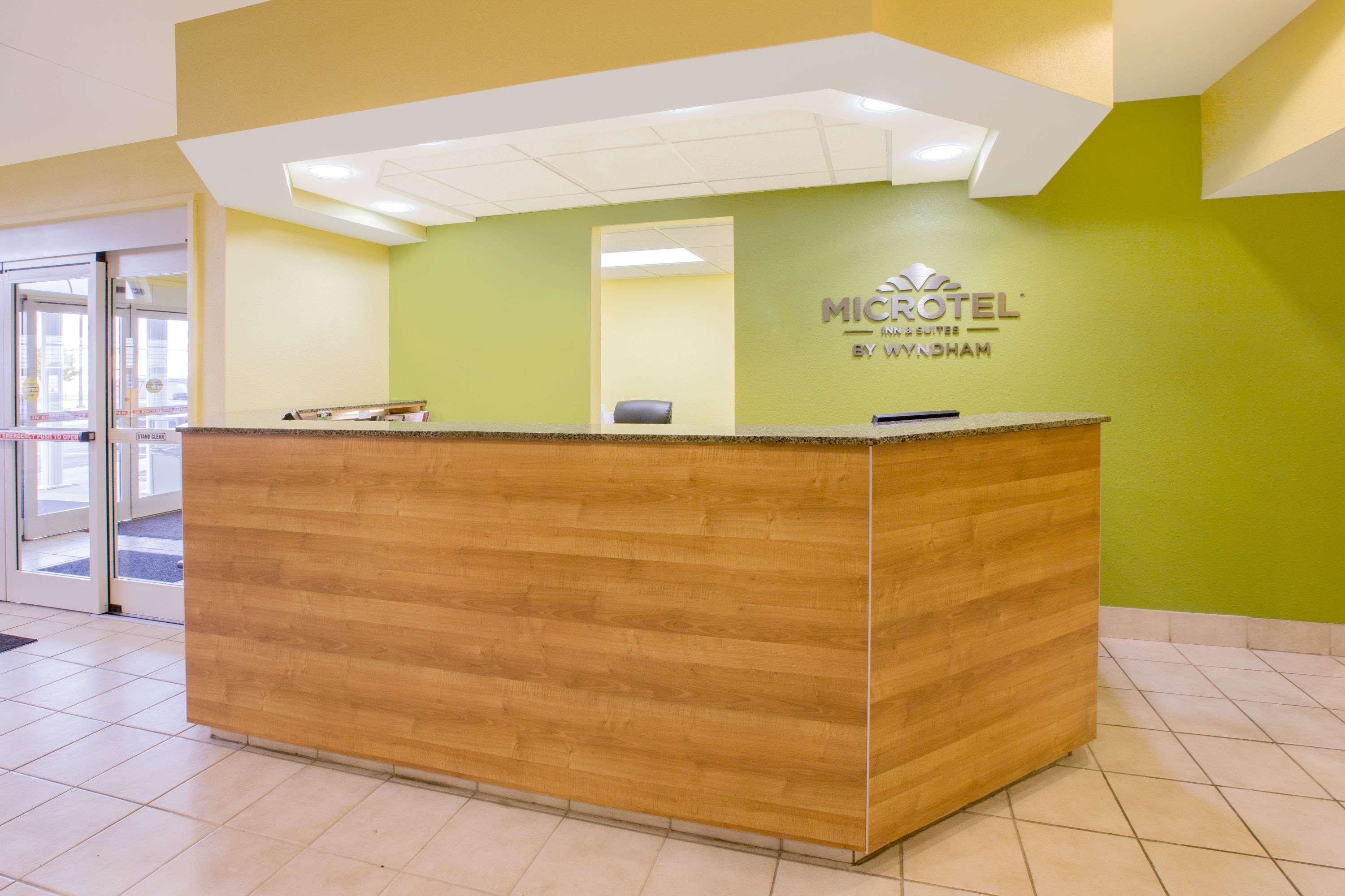 Microtel Inn & Suites By Wyndham Delphos Екстериор снимка