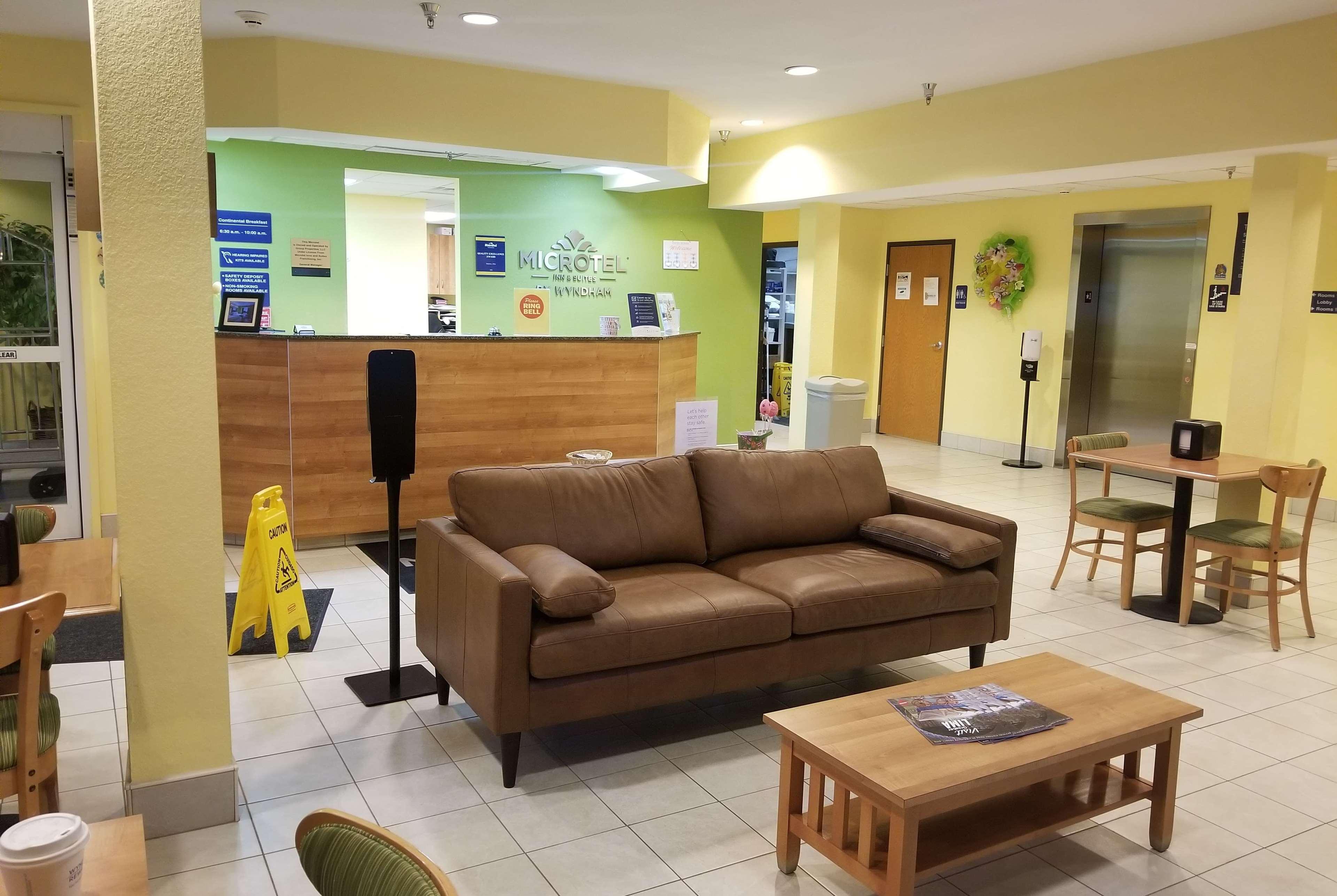 Microtel Inn & Suites By Wyndham Delphos Екстериор снимка