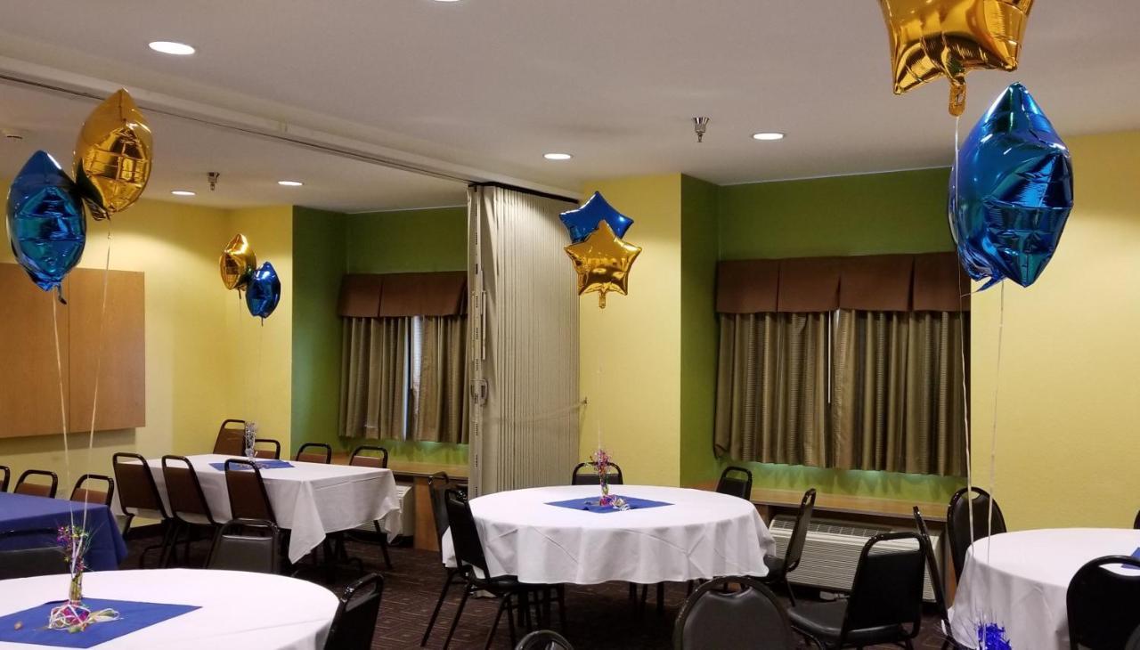 Microtel Inn & Suites By Wyndham Delphos Екстериор снимка